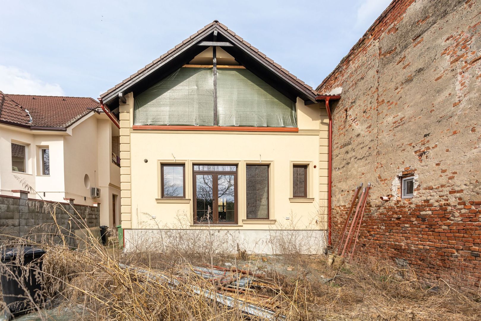 Casă / Vilă semifinisată cu destinații multiple zona centrală - Poză 5
