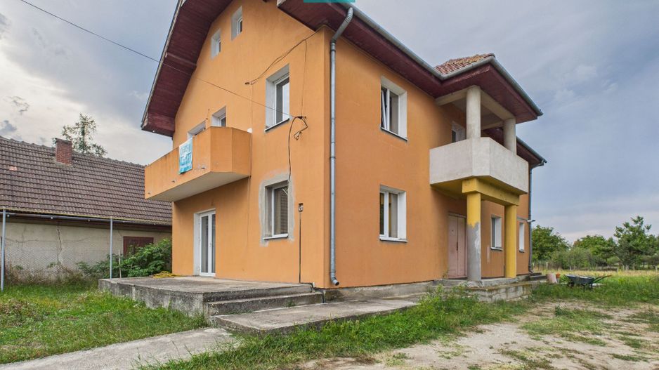 Casă cu 5 camere în Remetea Mare - Poză 1