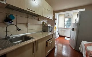 De inchiriat apartament cu 3 camere, zona Bulevard - Poză 4