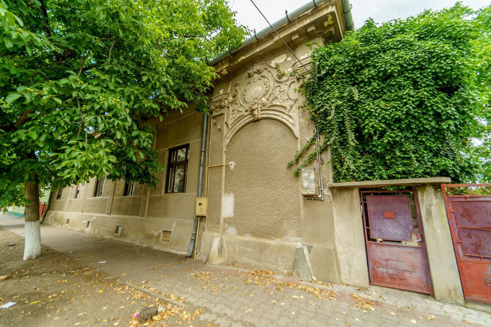 Casă cu teren 1674 mp - Poză 4