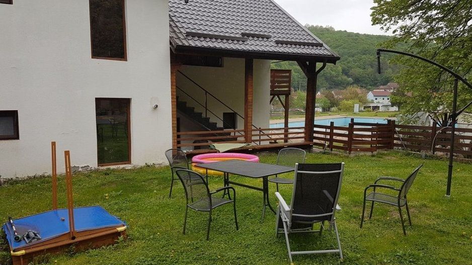 Închiriez apartament in vila - Poză 1