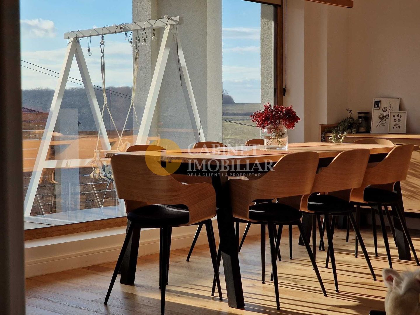 Casa spatioasa si moderna cu garaj, clasa energetica A, panouri solare - Poză 6