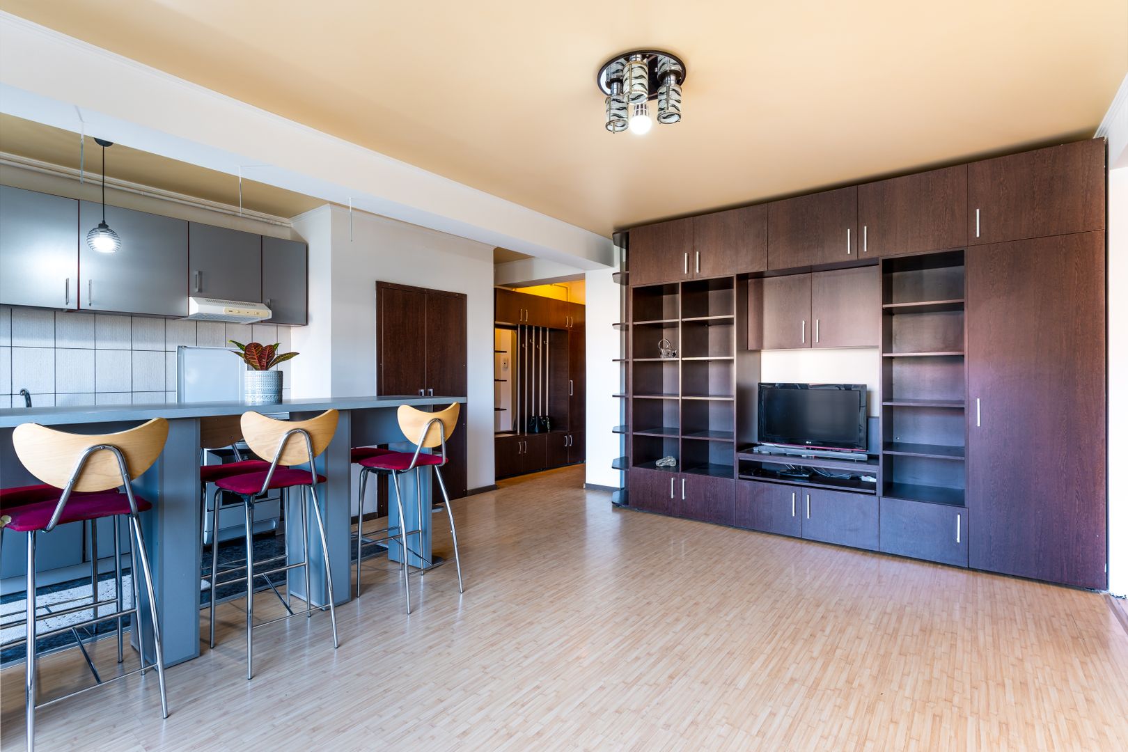 Apartament cu 2 camere, 53MP, Garaj, Boxa, Comision 0% - Poză 7