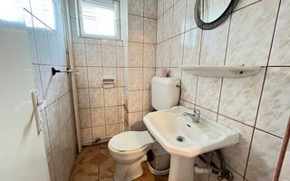 Apartament cu 3 Camere, Etaj Intermediar, Zona Cetate - Poză 8