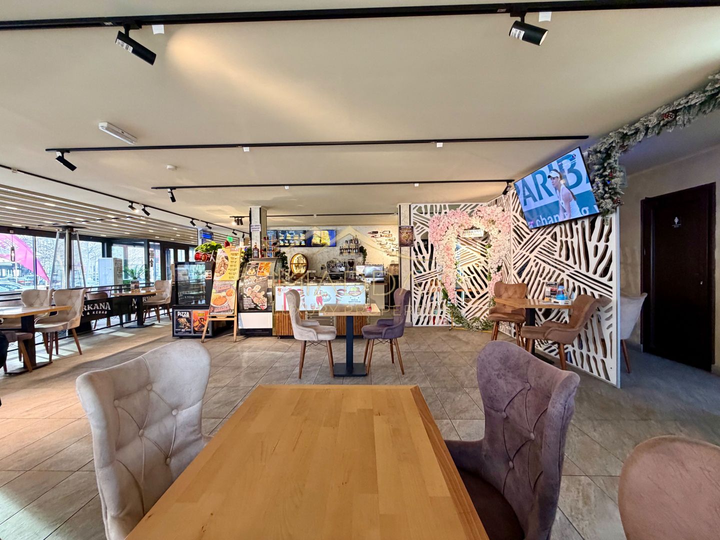 Spatiu Comercial  *731mp* / VAD stradal 31m / 19 locuri de parcare // Unirii - Poză 12