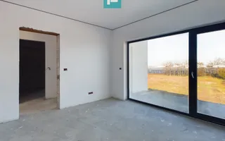 Vilă modernă în Șofronea - Poză 13