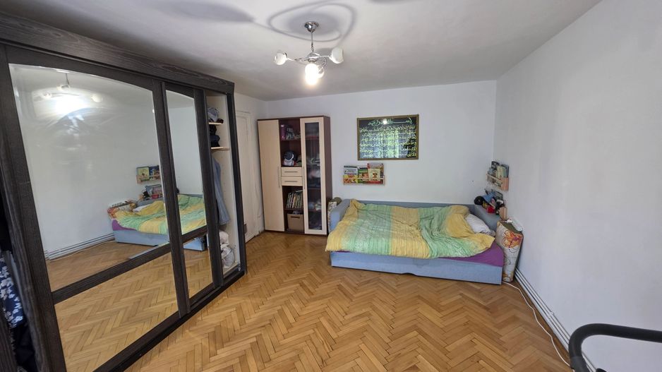Vand apartament cu 4 camere aproape de centru - Poză 18