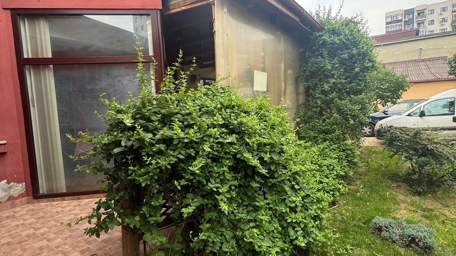 Casa de închiriat 7 camere Sector 4, ideal pentru clinica, gradinita - Poză 15