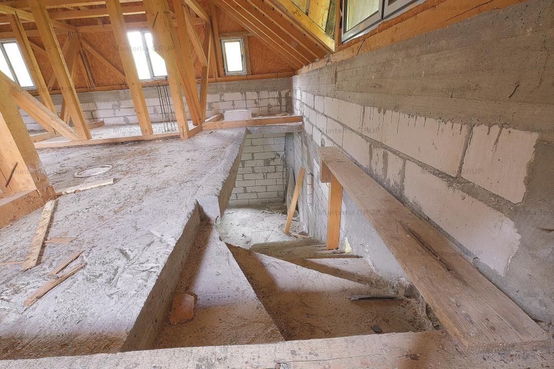 CHEIA - Valea Popii, vanzare vila S+P+E+M exceptionala, posibil si in rate - Poză 15