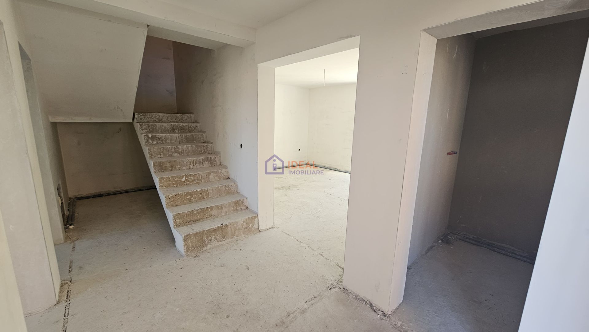 Casa Tip Duplex cu 5 camere si gradina generoasa, in Sura Mica - Poză 8