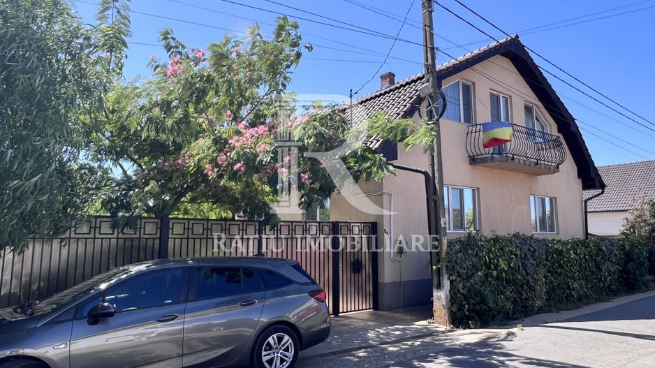 Casă cu 4 camere de vânzare | Parcelă de 700 mp | Sântandrei | Bihor - Poză 1