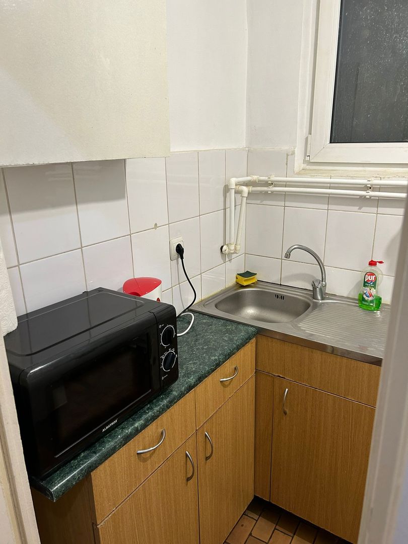 Garsoniera de inchiriat in zona Universitate, ultracentral, cu centrala proprie - Poză 2
