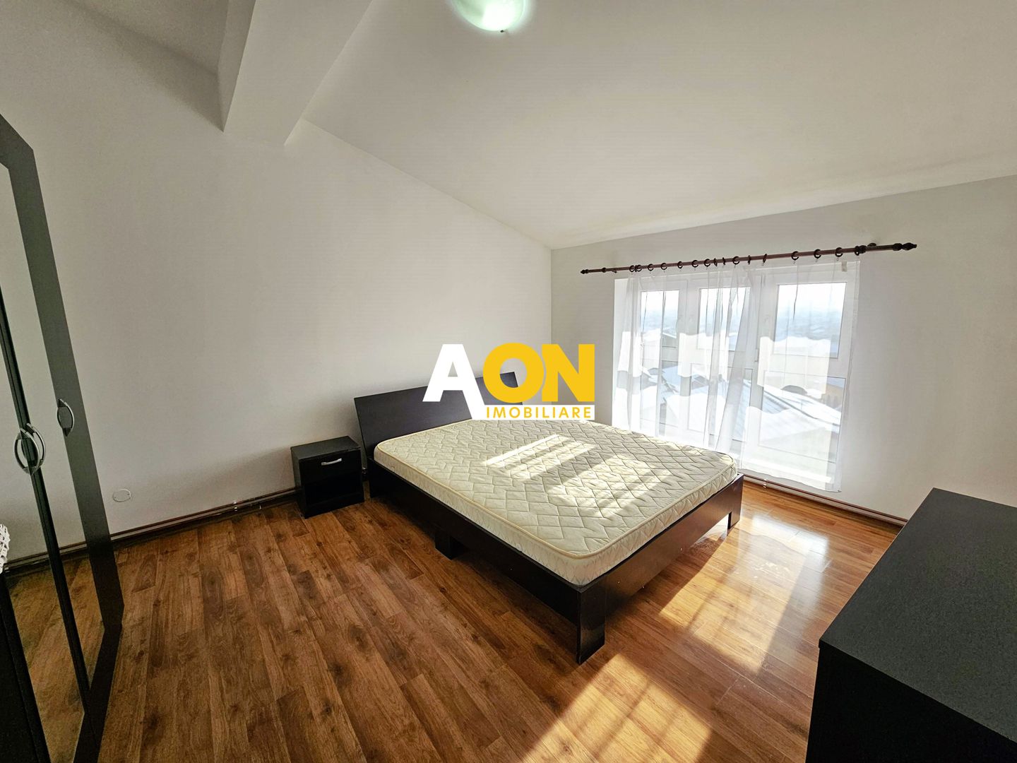 Apartament 3 camere, 80 mp, zona Schit, bloc nou, pretabil ca birou - Poză 7