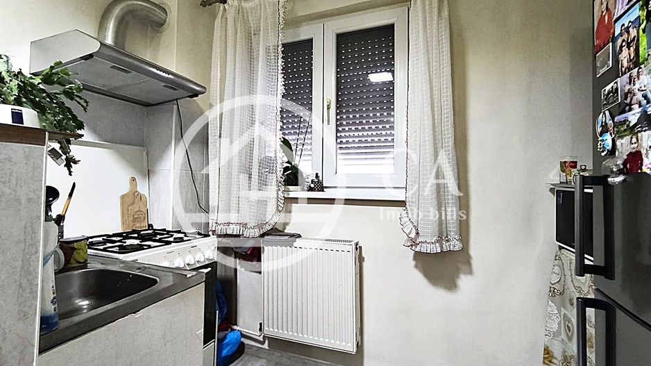 Apartament de vânzare cu 3 camere în zona Rogerius, Oradea - Poză 6