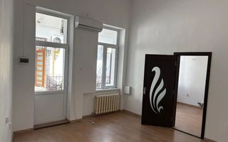 Apartament Versatil în Centru – Ideal Locuință sau Business - Poză 1