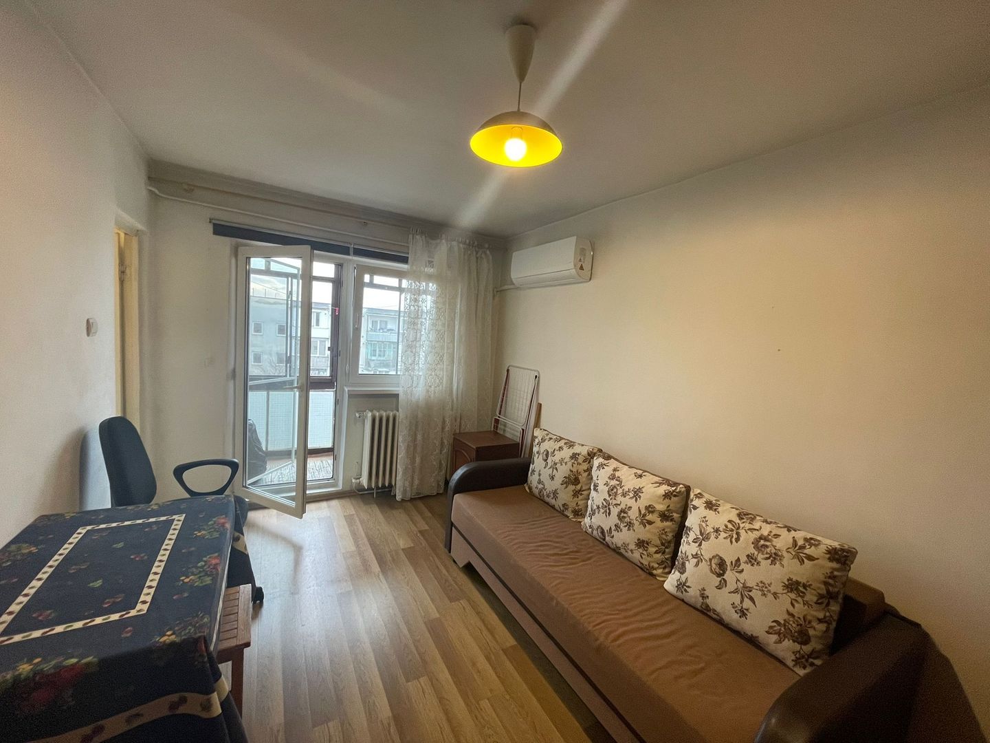 Garsoniera De Inchiriat | A.C | Balcon Inchis | Debara | Video La Cerere - Poză 1