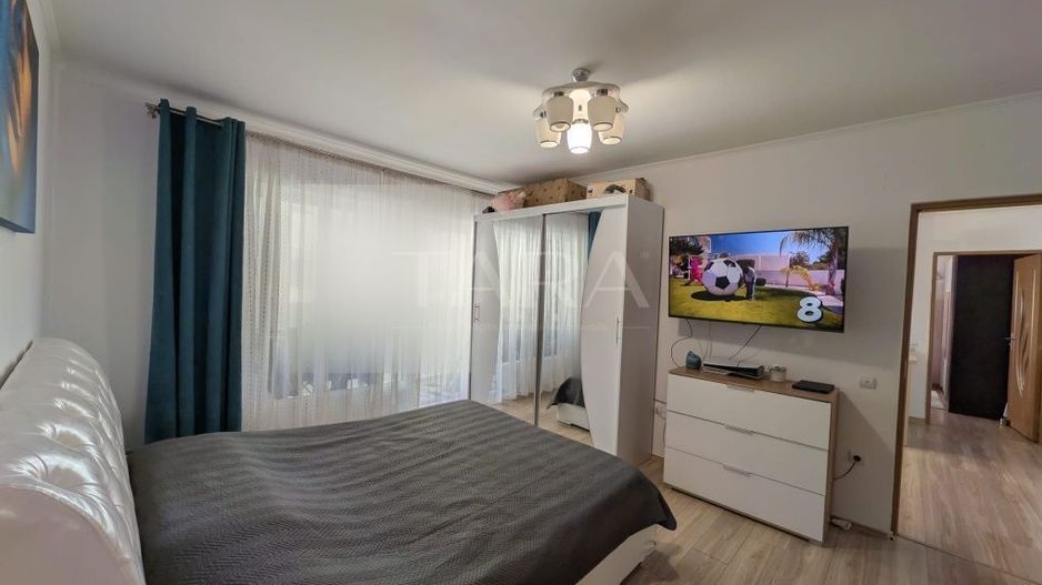 Apartament cu 3 camere, balcon închis, parcare cu CF separat. - Poză 4