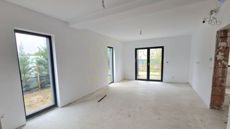 Duplex spatios despartit prin camera tehnica cu 5 camere | Urseni - Poză 1