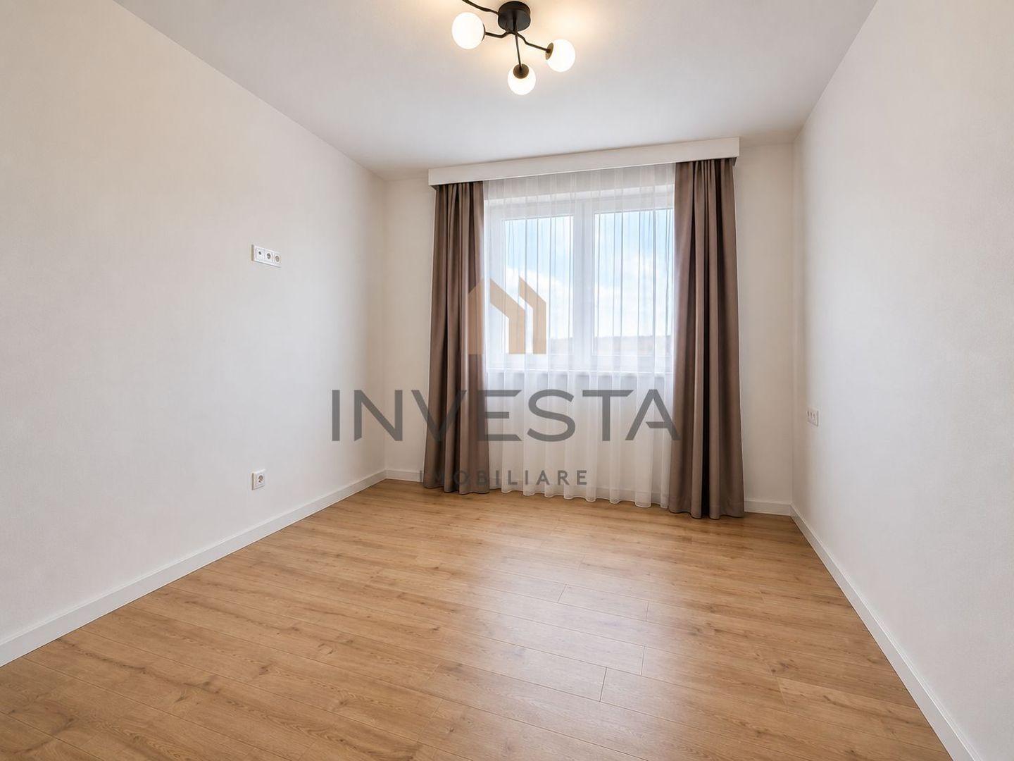Apartament cu 3 camere si loc de parcare de inchiriat in zona Europa - Poză 6