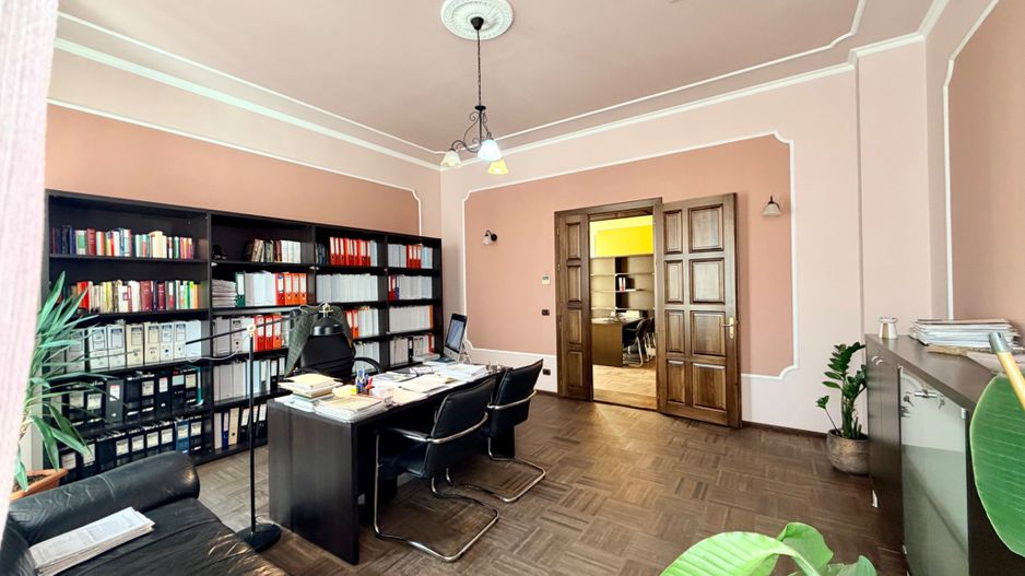 4 camere Ultracentral  - Piața Unirii, ideal birouri, parcare in curte - Poză 7