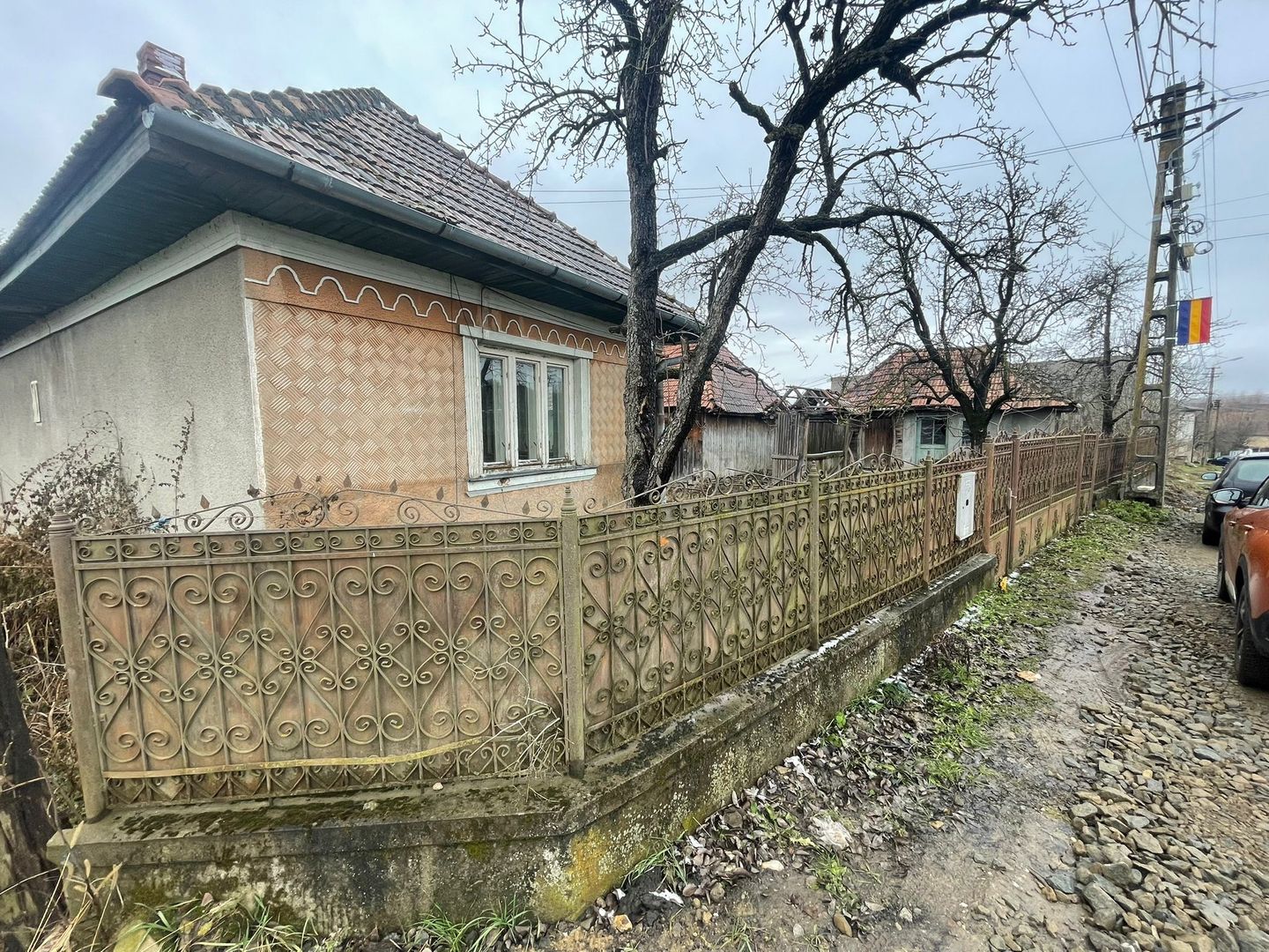 Casa Demolabila | Rediu | Teren 3278 mp | Posibiliate parcelare - Poză 1