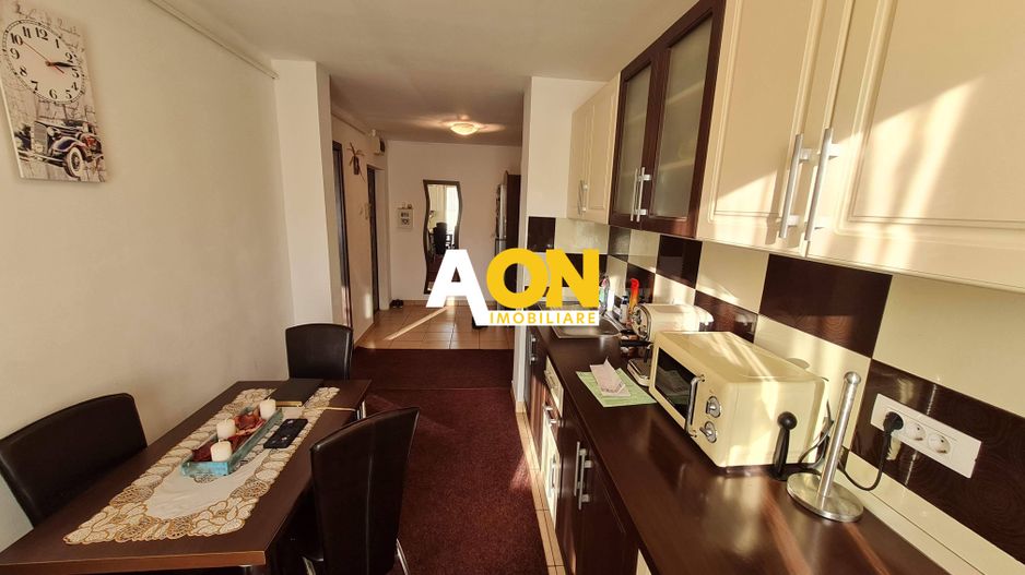 Apartament 3 Camere, Decomandat, 69 mp + balcon, Etaj 4, Zona Cetate - Poză 1