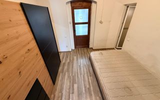 2 camere| apartament la casa-curte comuna| loc de parcare| centrala proprie| - Poză 8