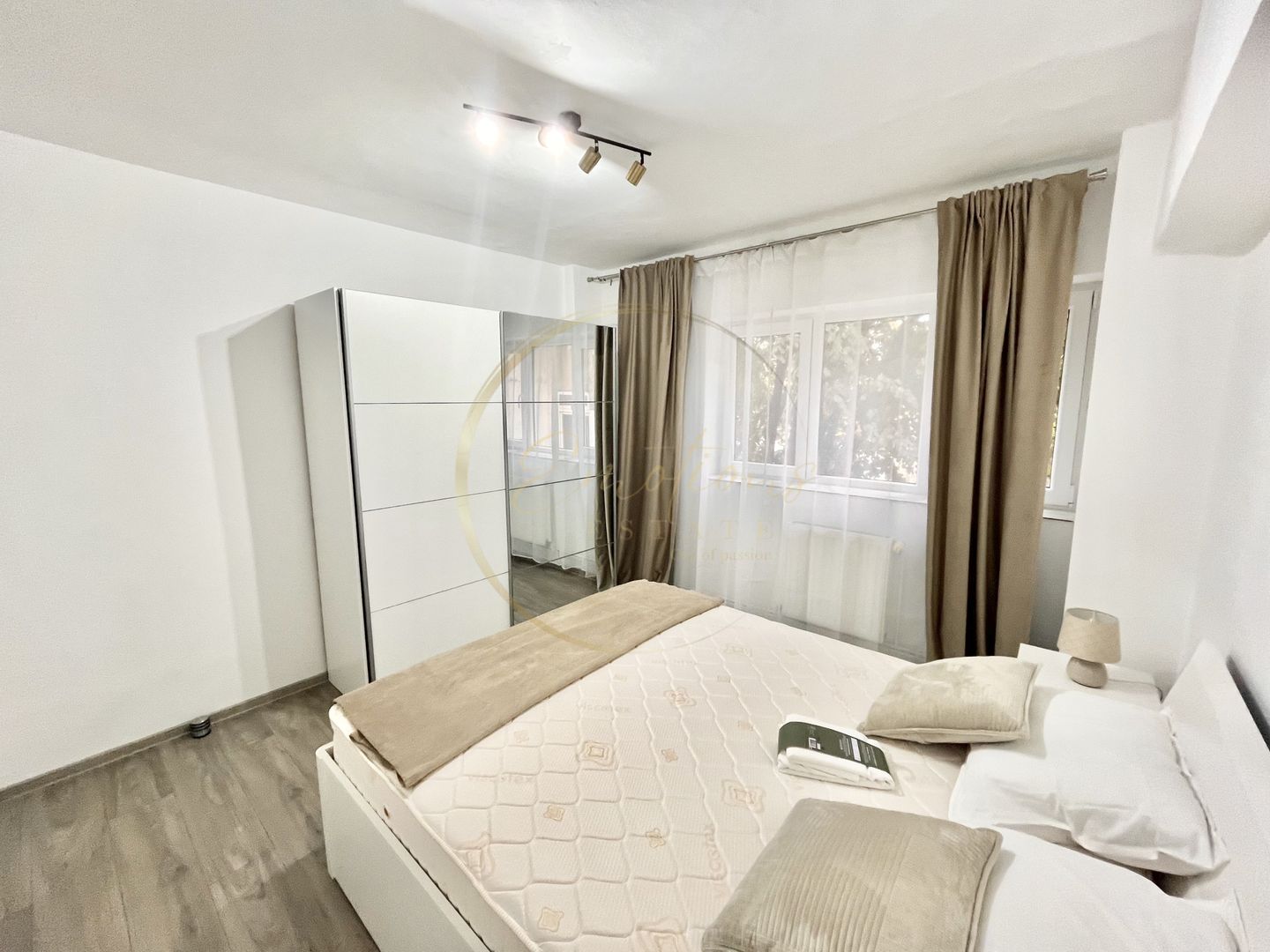 Apartament 4 camere de închiriat – zona Aradului - Poză 11