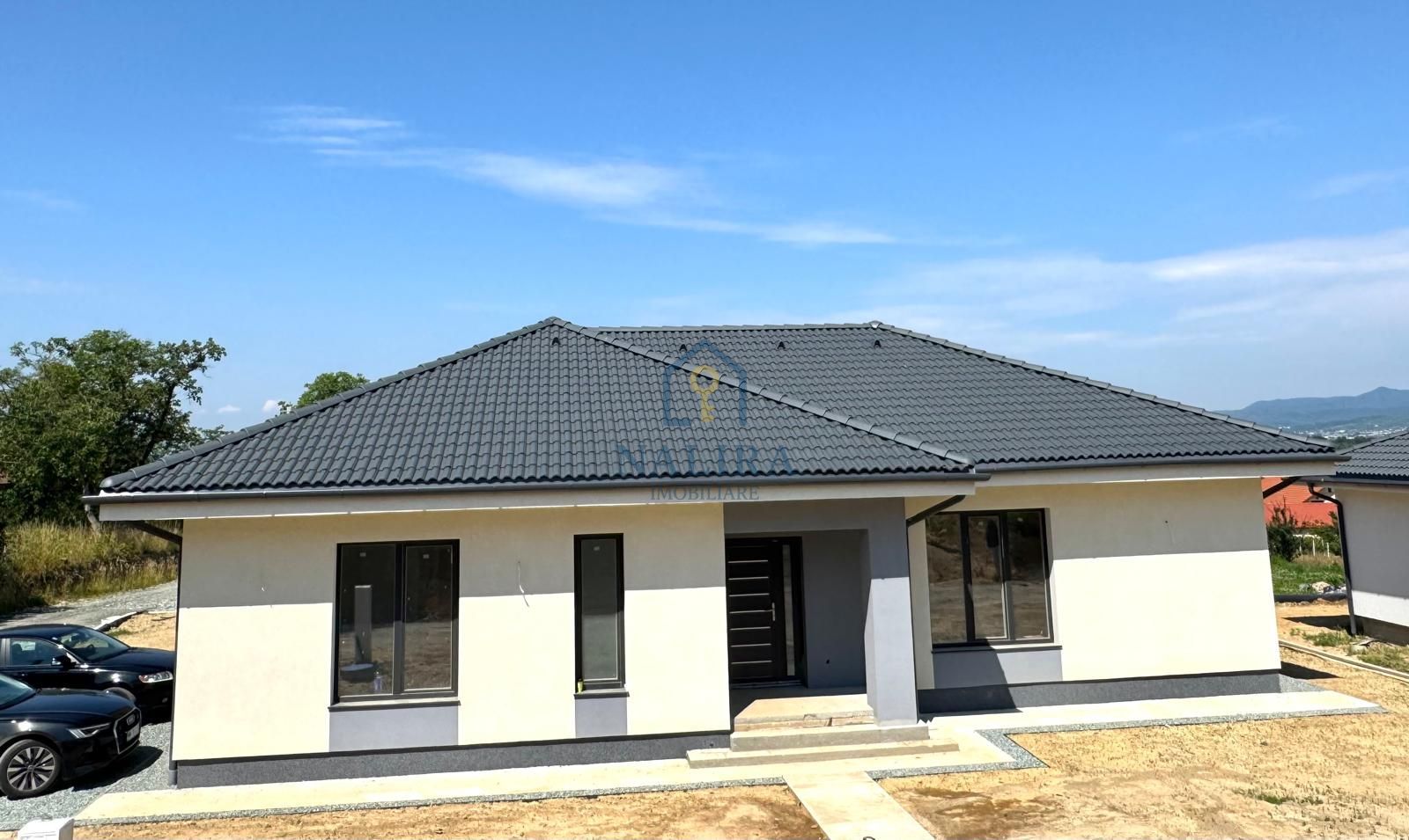 Casa de vanzare Satu Nou de Jos cu priveliste - zona retrasa - Poză 1