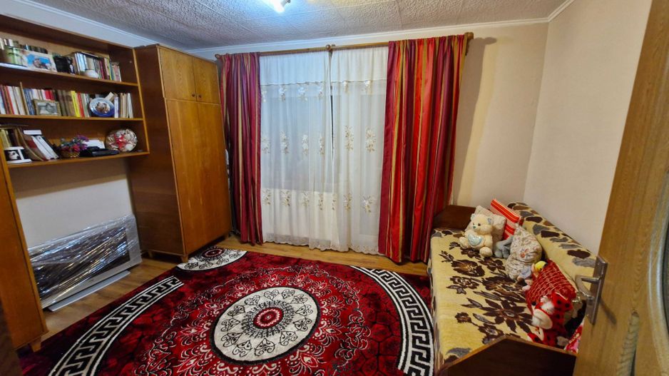 Vând apartament 3 camare - Poză 7