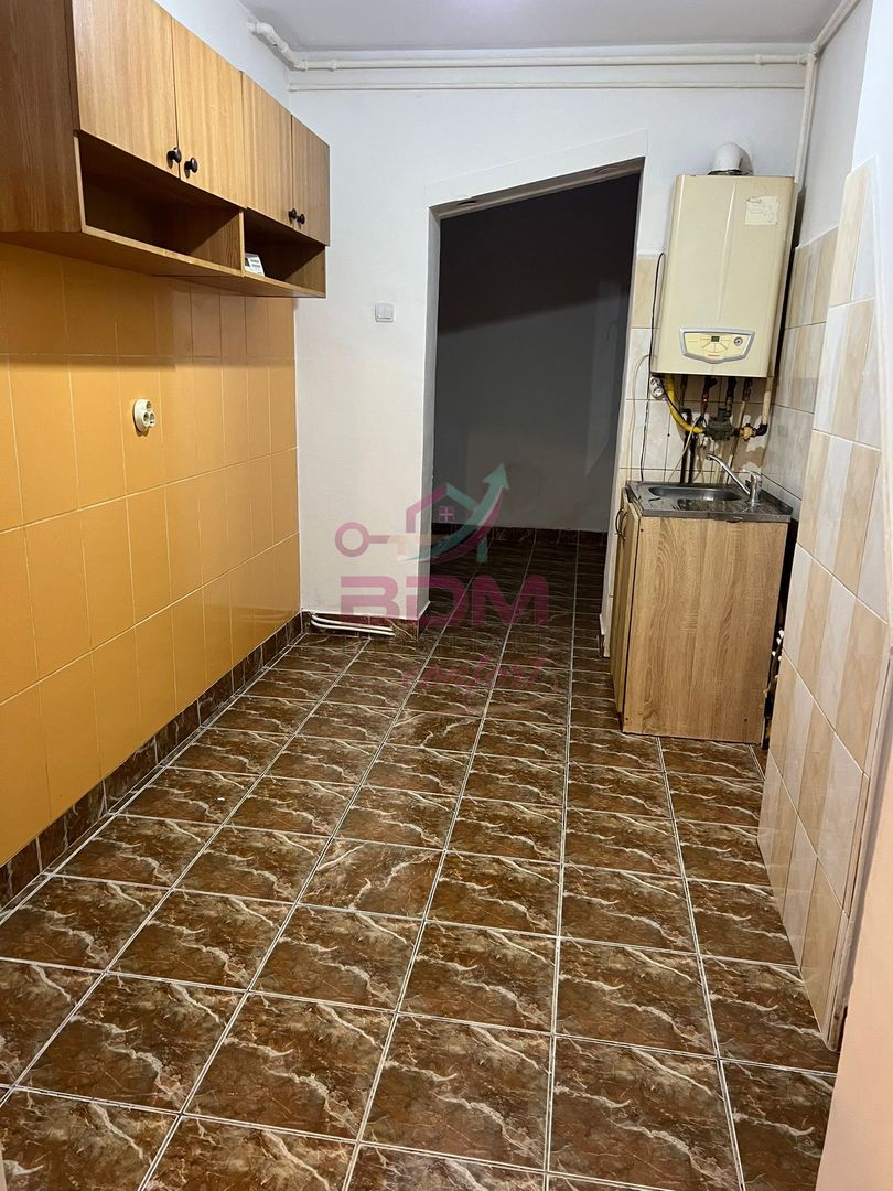 COMISION 0 | Apartament 2 camere | decomandat | zona Micro 2 - Poză 3