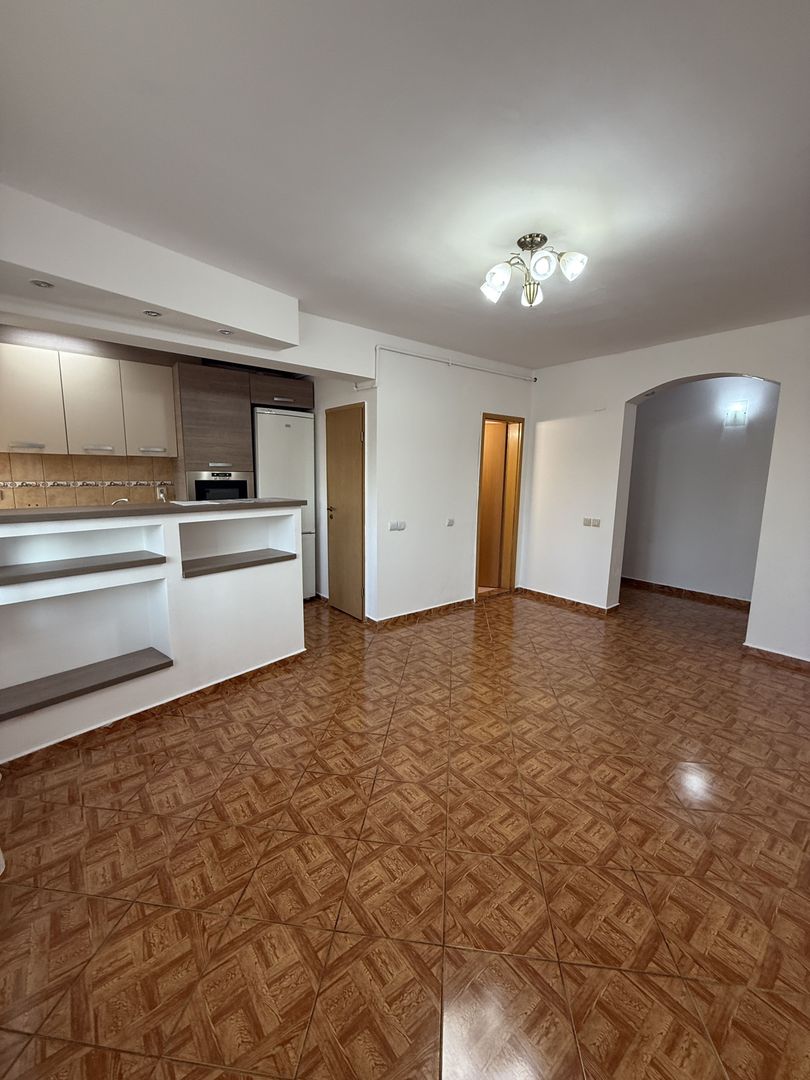 Apartament spațios cu 4 camere + garaj inclus – zona Ștrand–Tilișca - Poză 1