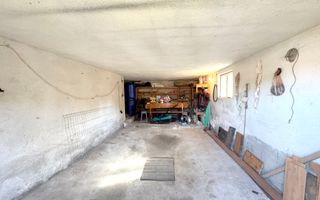 Casa pe 3 niveluri cu teren de 1900 mp in Com. Baisoara. - Poză 24