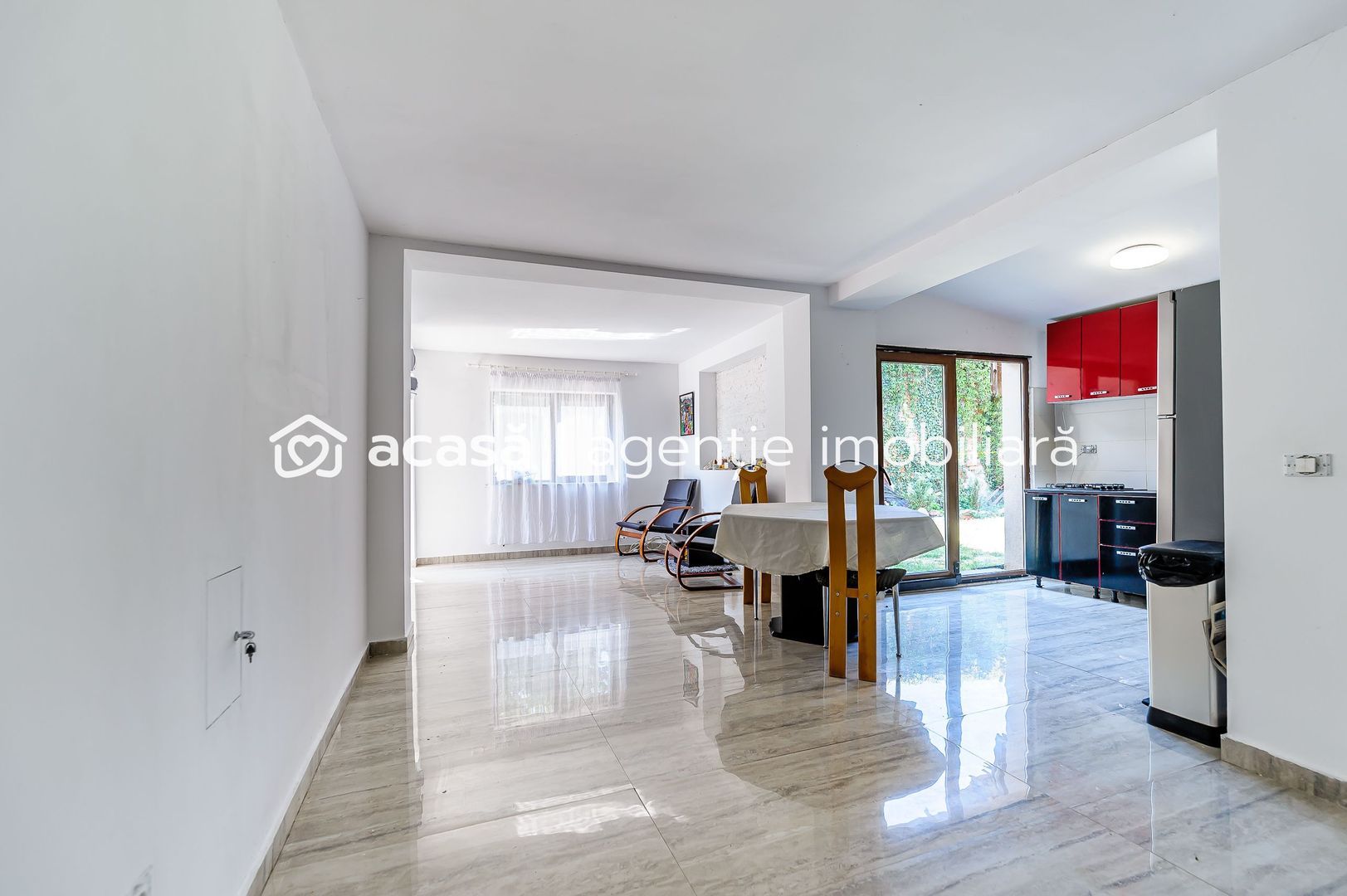 Preț redus! Casă în Grădiște cu 3 dormitoare - Poză 2