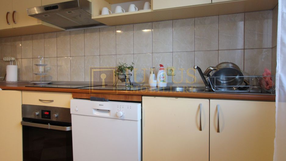 Casa in Blascovici, 5 camere + 3 bai, centrala proprie - Poză 6