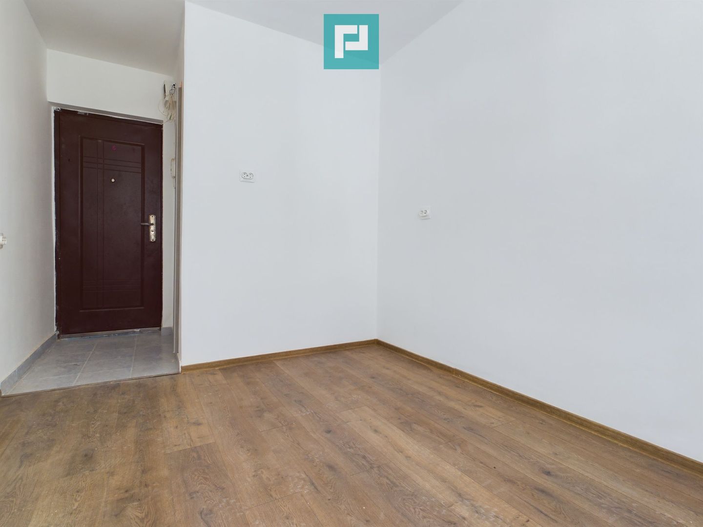 Garsoniera, zona Romanilor - Poză 1