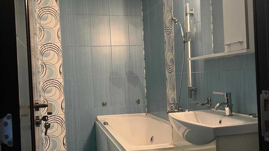 APARTAMENT MOBILAT SI UTILAT ZONA RAHOVA - Poză 6