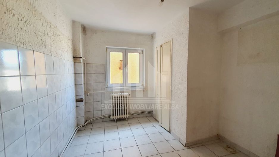 Apartament cu 3 camere decomandate, Cetate - zona Liceului Sportiv - Poză 5