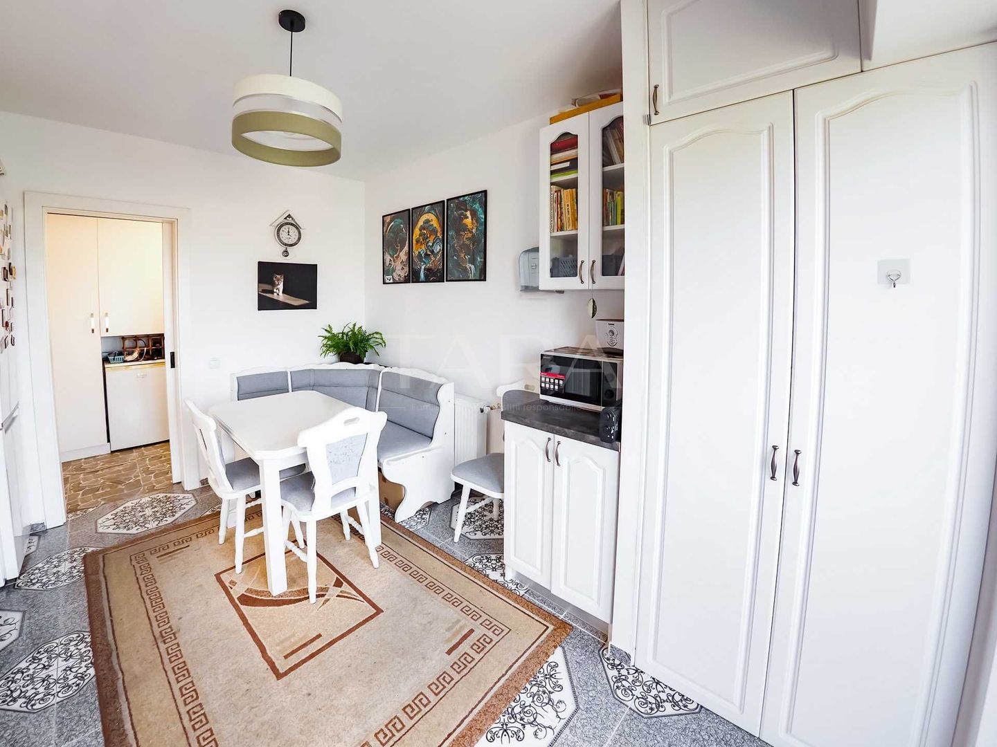 Apartament modern, etaj intermediar, cartier rezidențial nou. - Poză 2