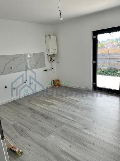Casă de vânzare cu 4 camere în comuna Ciurea, cartier Chihan - Poză 6