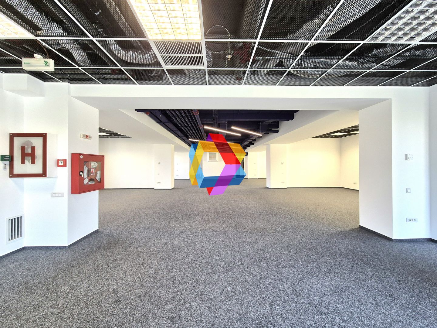 Spatiu de birouri ultramodern Brașov - 367 mp + Teresa 240 mp - Poză 2