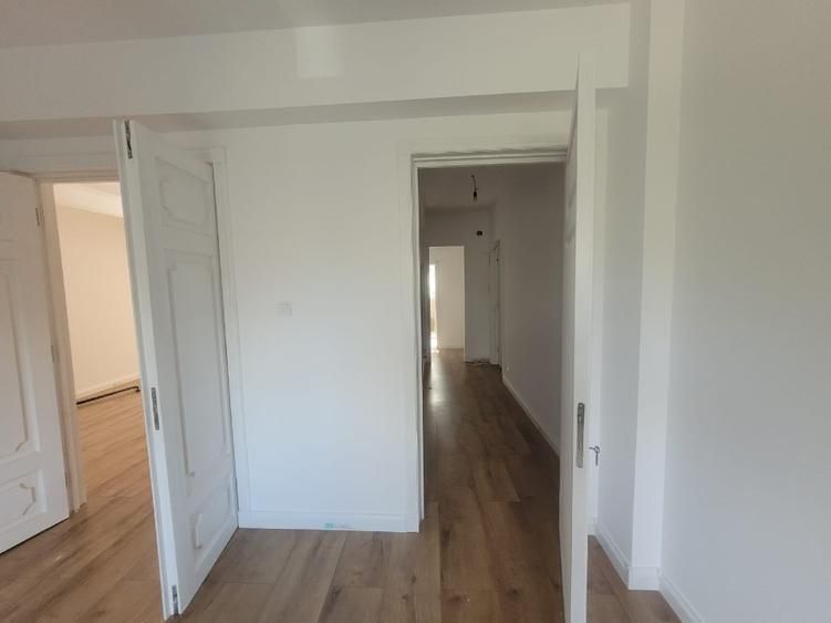 Apartament Parc Cismigiu 3 camere + living 110 mp - Poză 4