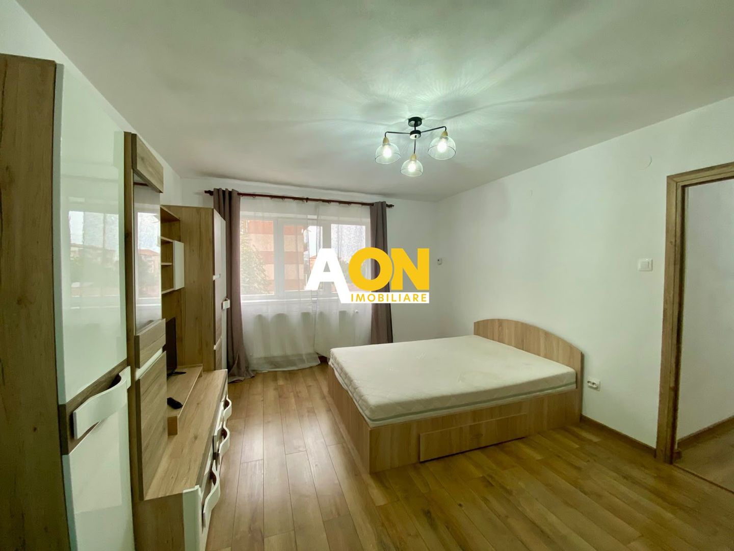 Apartament 2 Camere, Cetate, Complet Renovat - Poză 2