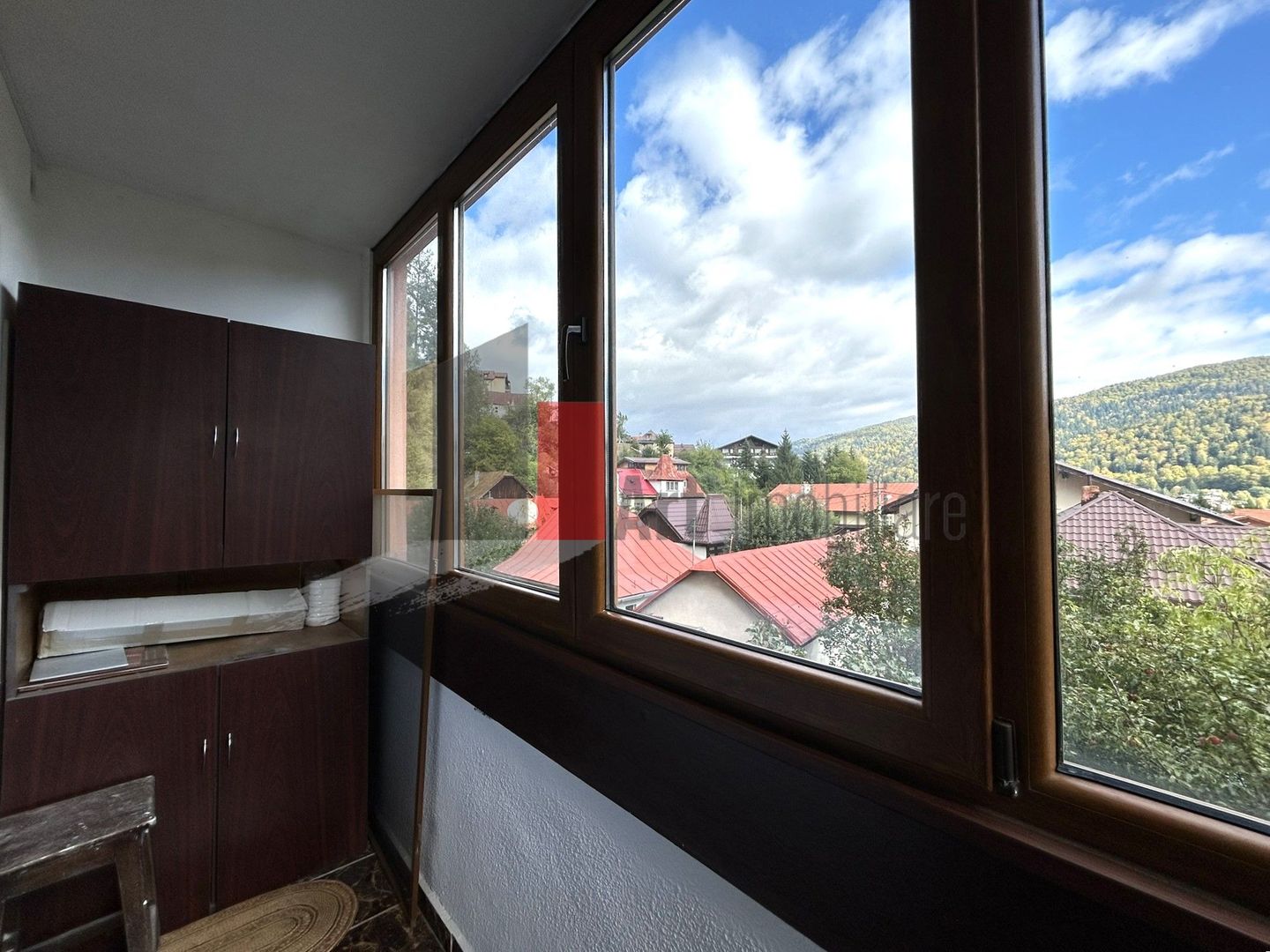 Apartament decomandat 3 camere | Busteni langa Telecabina - Poză 2