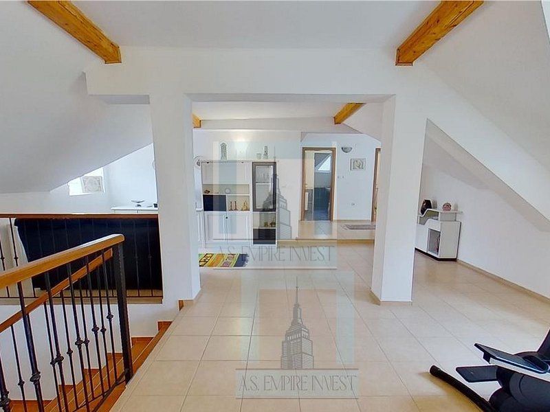 Vilă deosebită cu 6 camere în zona Şchei, Braşov - Poză 14