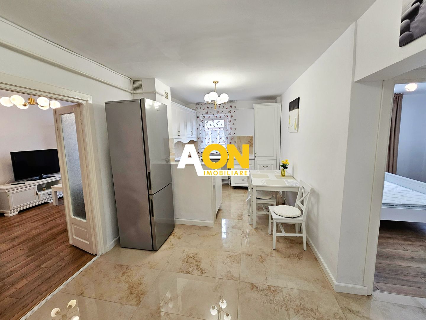 Apartament 3 camere, etaj 2, renovat, Cetate, langa Scoala M. Eminescu - Poză 3