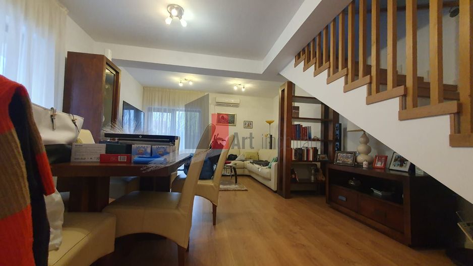 Vila de inchiriat Tunari - Nicolae Iorga - Poză 3