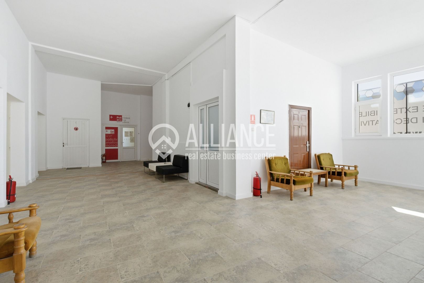 FALEZA NORD cladire multifunctionala 4600 mp cu acces din Bdul Mamaia! - Poză 9