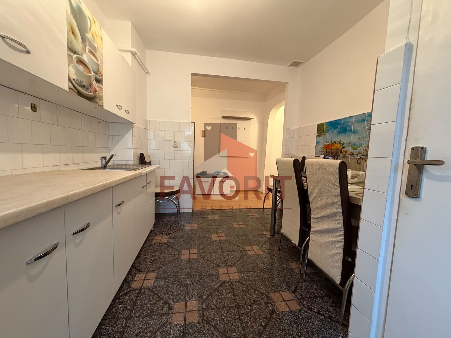 4 camere | etaj 1 | centrala proprie | mobilat si utilat | zona buna | - Poză 6