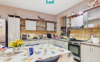 Casă cu 4 camere și teren de 1.910 mp în Macea - Poză 7